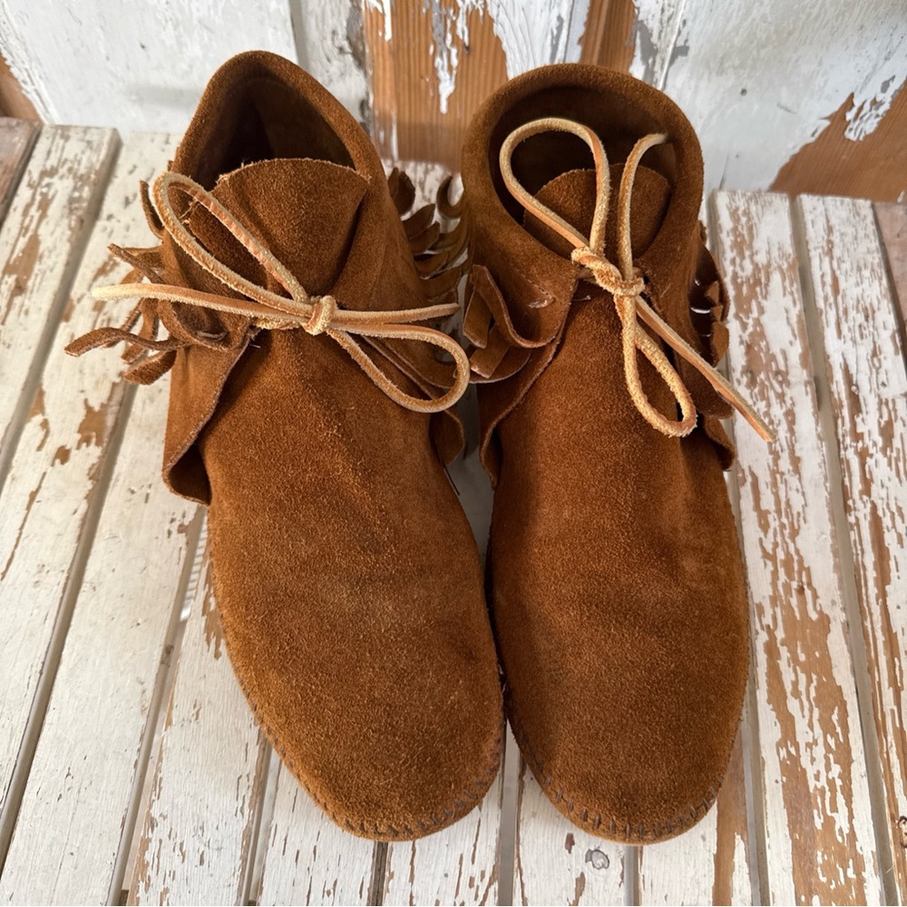 Vintage Minnetonka Tan Suede Moccasins